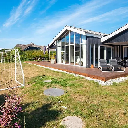 Wheelchair Accesible With Pool *