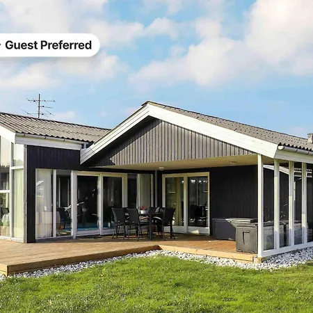 Wheelchair Accesible With Pool *